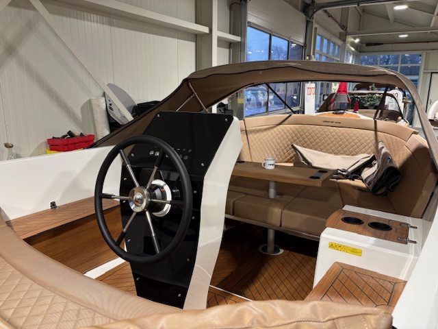 Nieuw op voorraad! Corsiva 650 Tender Beigegrijs met Yamaha F70 - Afbeelding 12