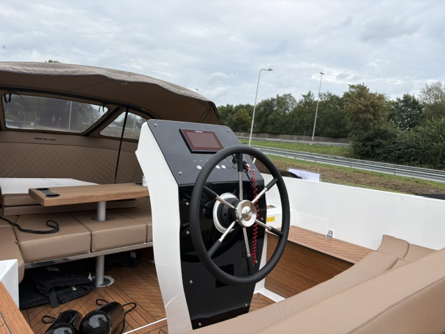 Nieuw op voorraad! Corsiva 650 Tender Beigegrijs met Yamaha F70 - Afbeelding 13