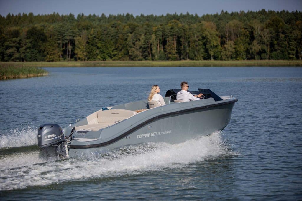 Corsiva 607 Runabout